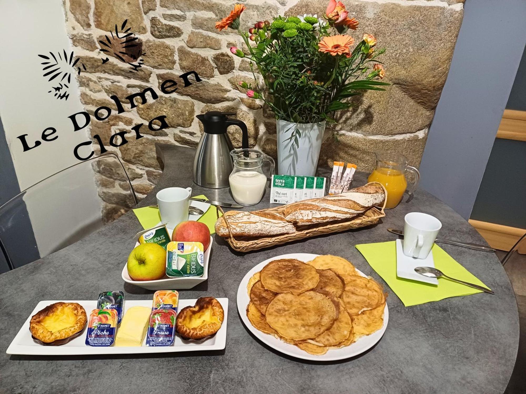 Bed and Breakfast Le Loft du Dolmen Clara, 5 étoiles Plounévez-Lochrist Esterno foto