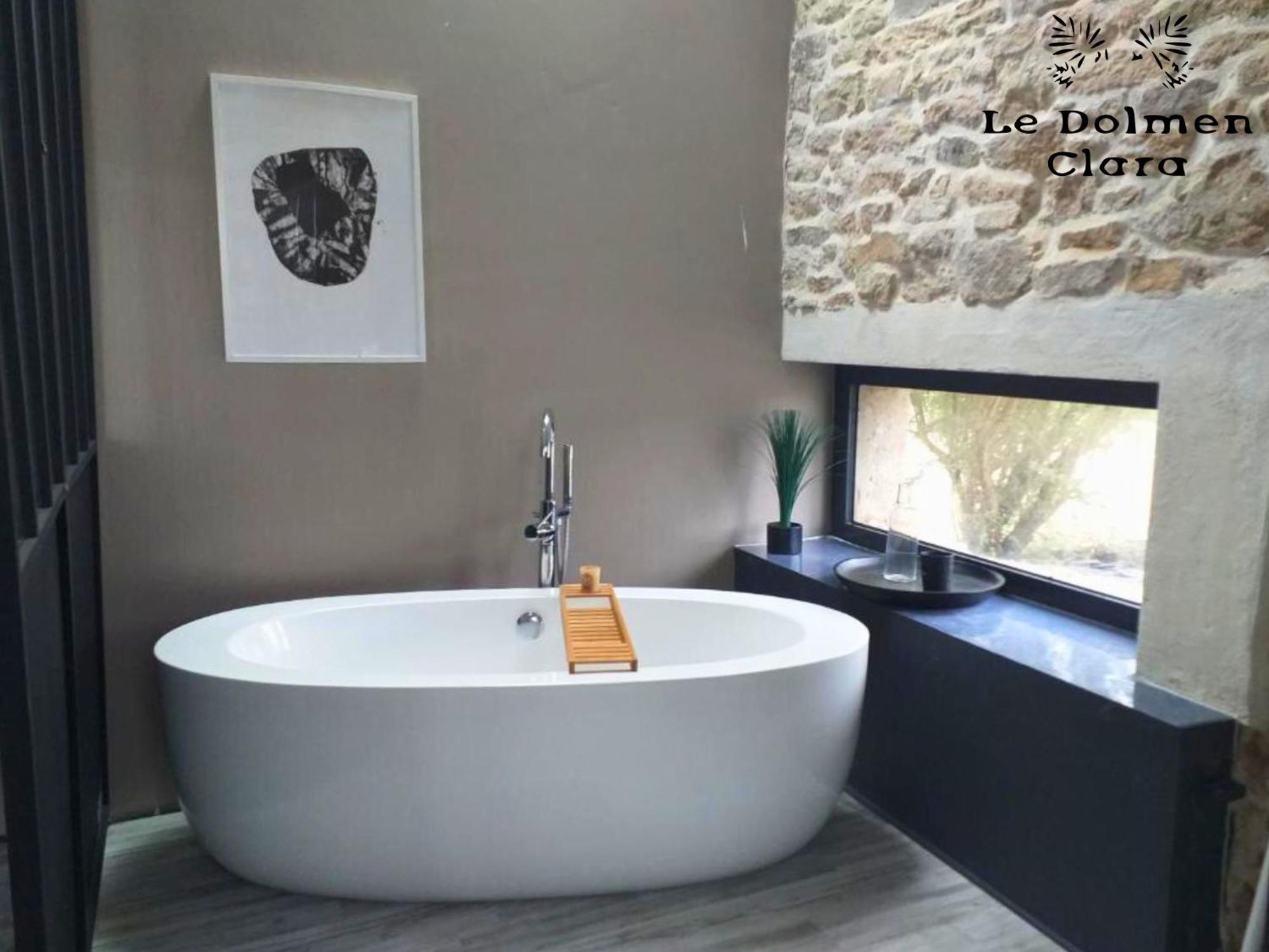 Bed and Breakfast Le Loft du Dolmen Clara, 5 étoiles Plounévez-Lochrist Esterno foto