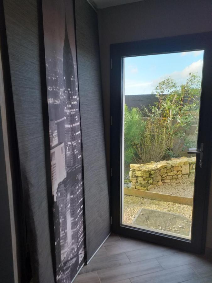 Bed and Breakfast Le Loft du Dolmen Clara, 5 étoiles Plounévez-Lochrist Esterno foto
