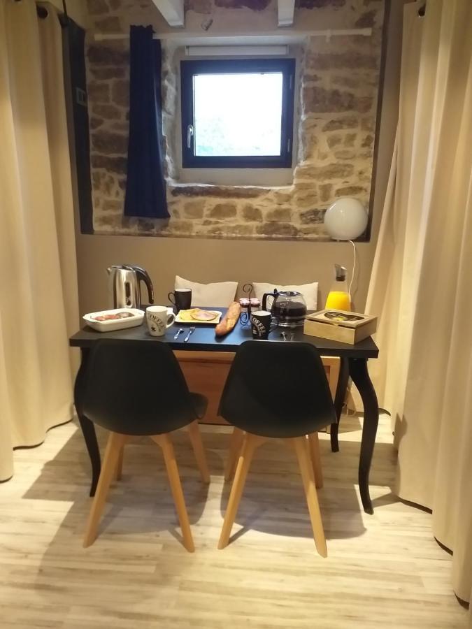 Bed and Breakfast Le Loft du Dolmen Clara, 5 étoiles Plounévez-Lochrist Esterno foto